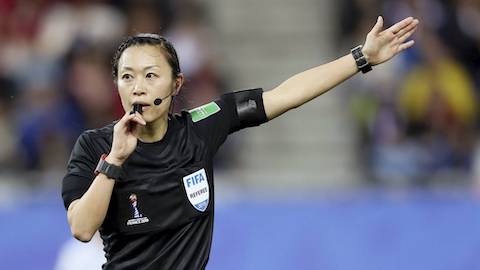 Yoshimi Yamashita trở thành trọng tài nữ đầu tiên trong lịch sử AFC Asian Cup
